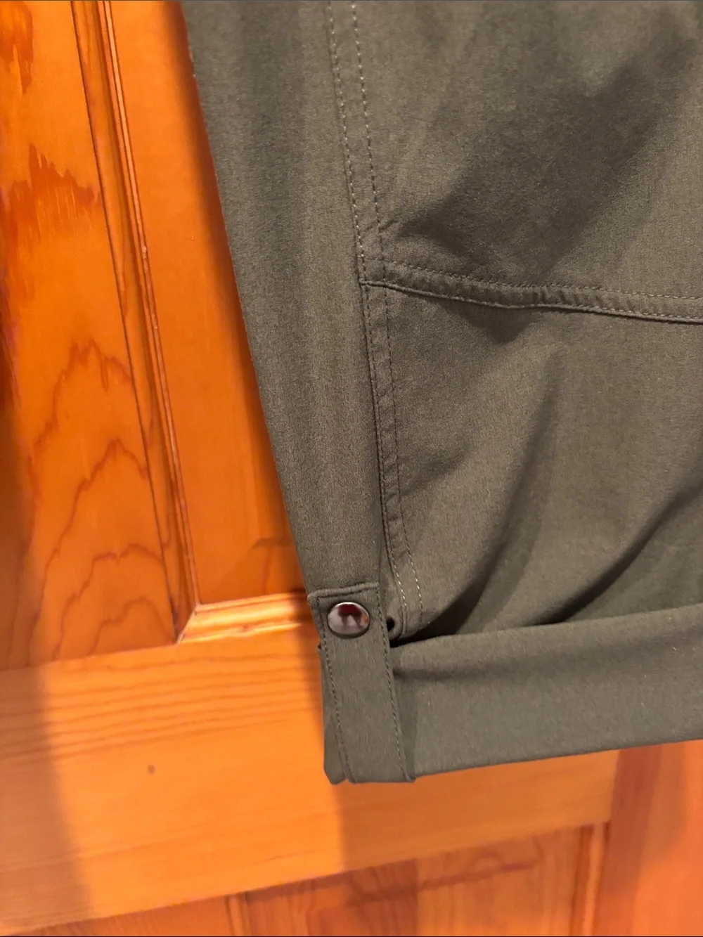 Kuhl Women's Dark Moss Green Freeflex Roll-Up Cargo Pant Size 10 Reg